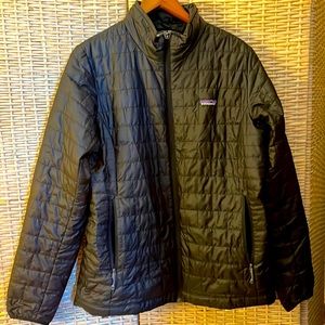 Patagonia Women’s Size XL Black Puffer Shell Jacket. NWB